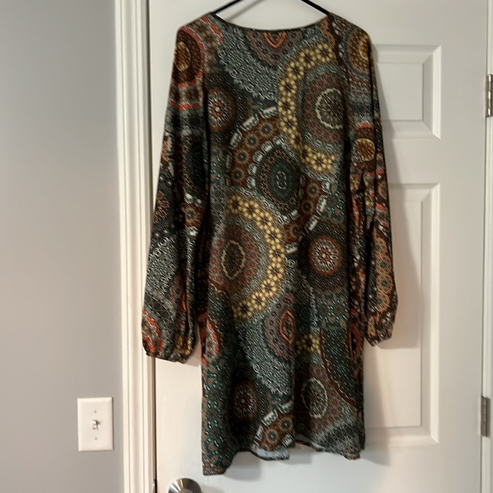 Dress - Picture 3 of 3